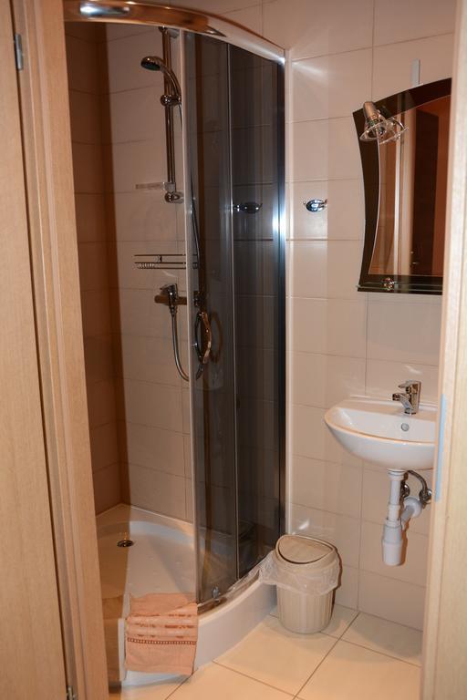 كراكوفيا Aparthotel Bajeczna الغرفة الصورة